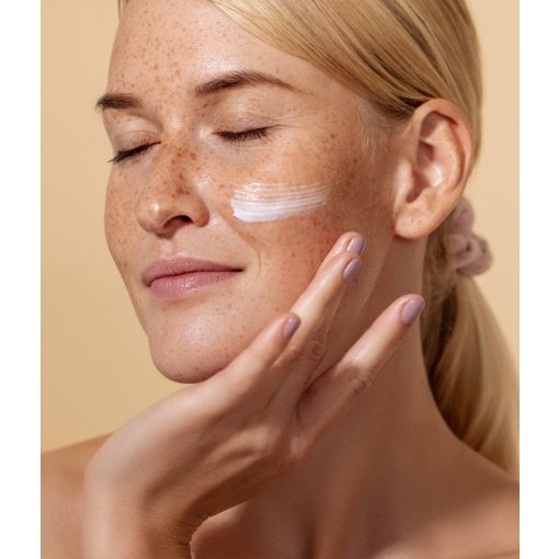 Ultrakönnyű ápoló krém-gél SPF 50 védelemmel